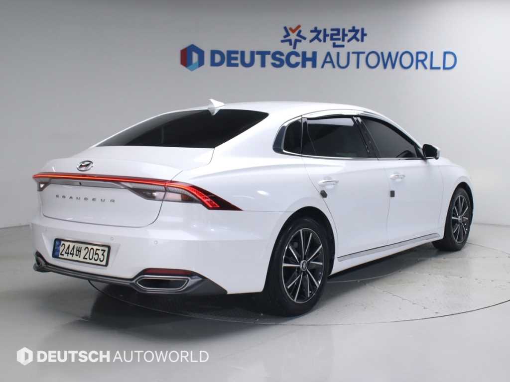 HYUNDAI Grandeur - Vista 3