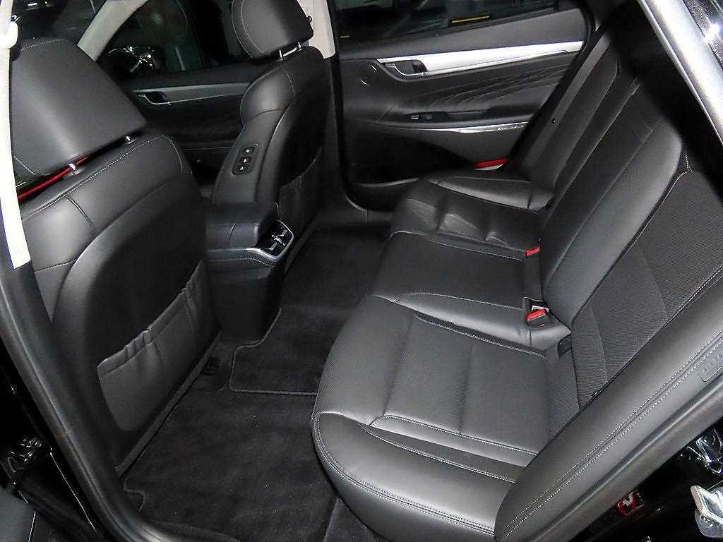 HYUNDAI Grandeur - Vista 9