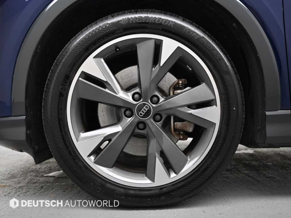 Audi Q4 - Vista 7