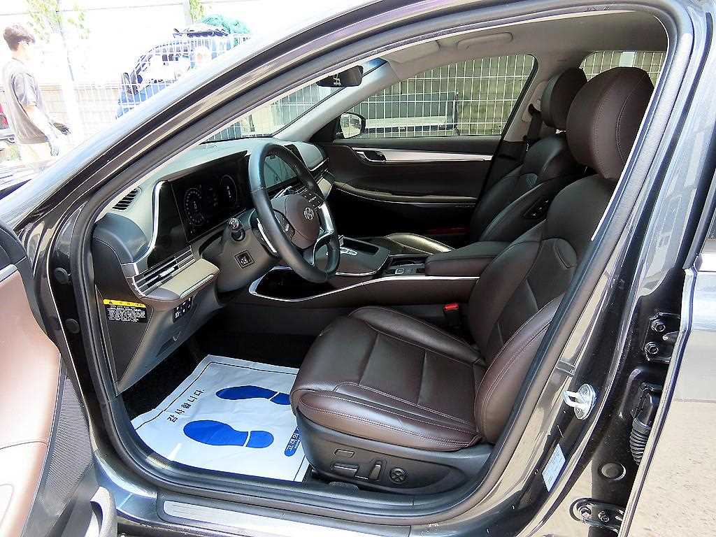 HYUNDAI Grandeur - Vista 7