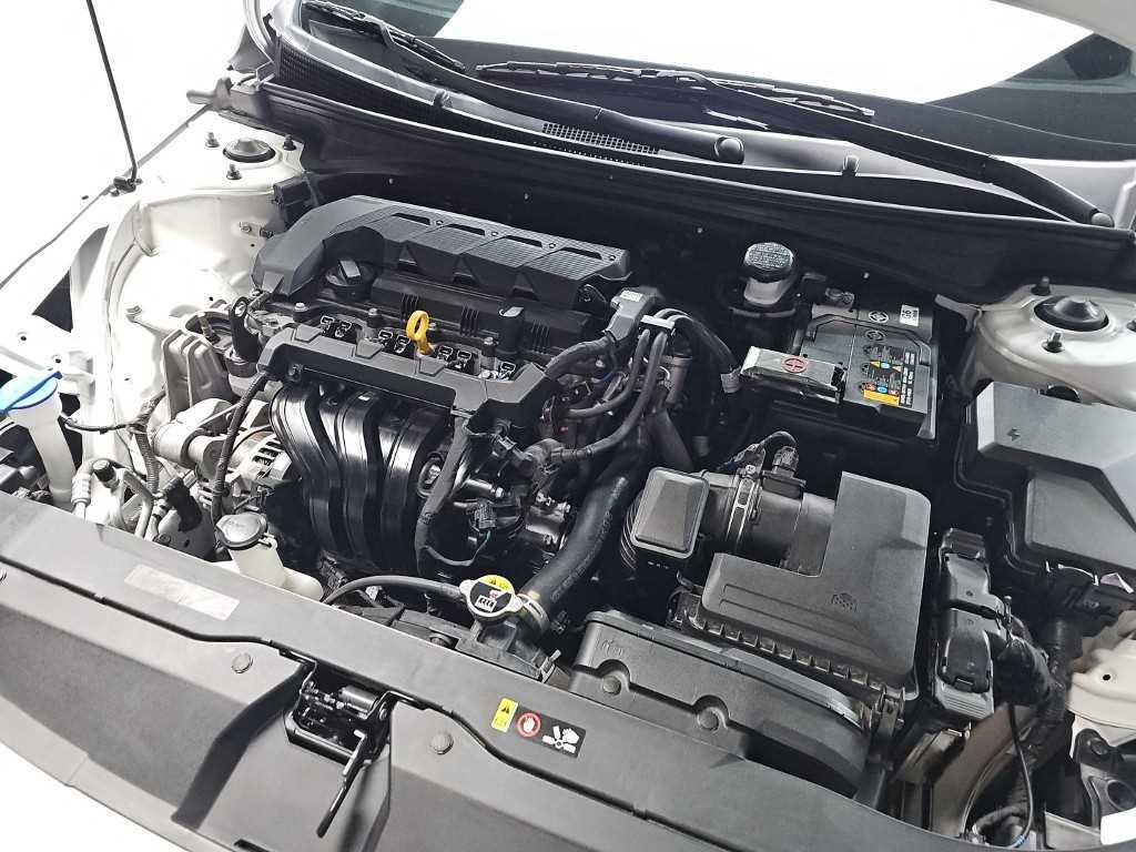 HYUNDAI Avante - Vista 7