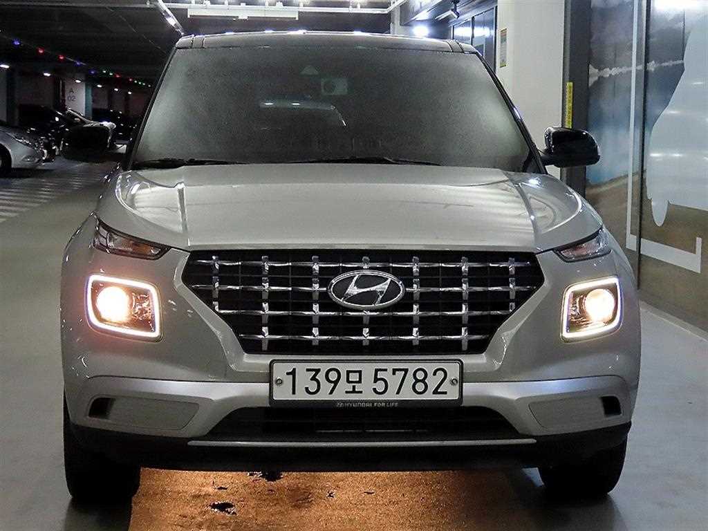 HYUNDAI Venue - Vista 2