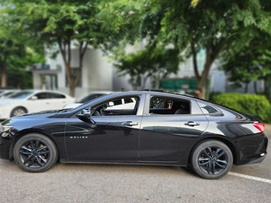 Chevrolet Malibu - Vista 3