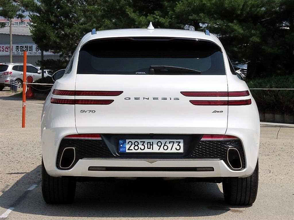 Genesis GV70 - Vista 6