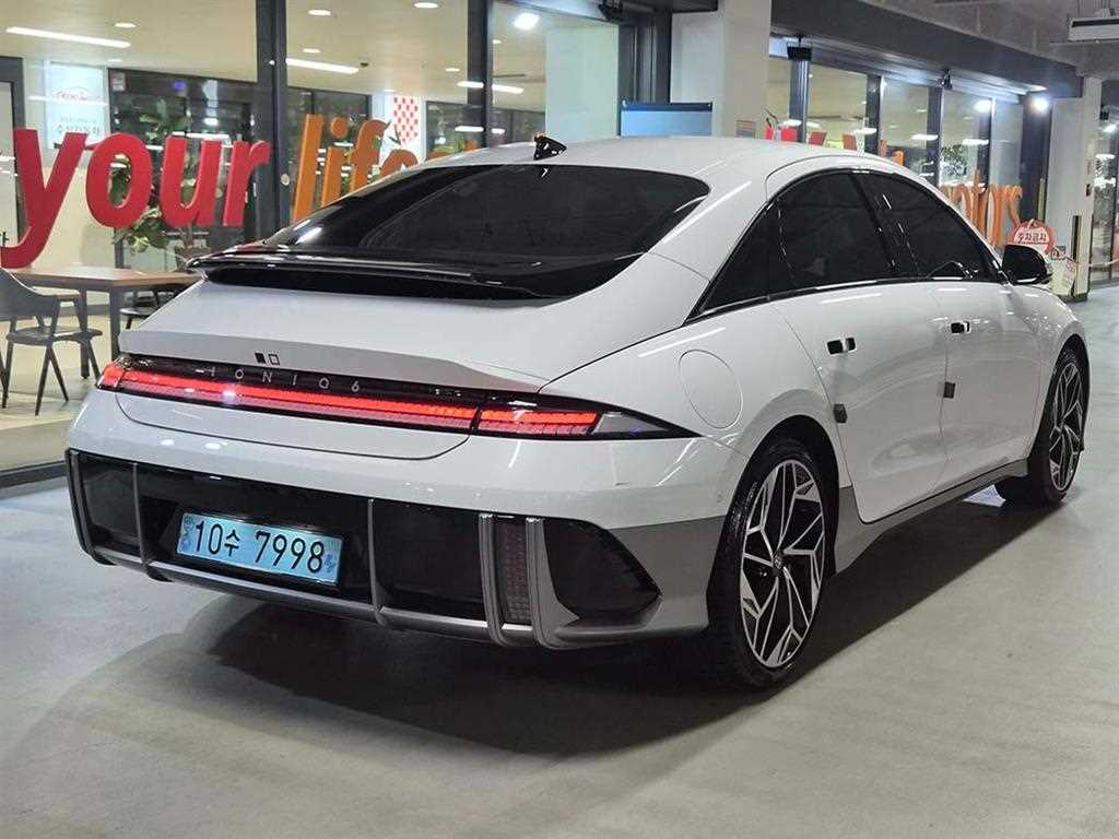 HYUNDAI Ioniq 6 - Vista 6