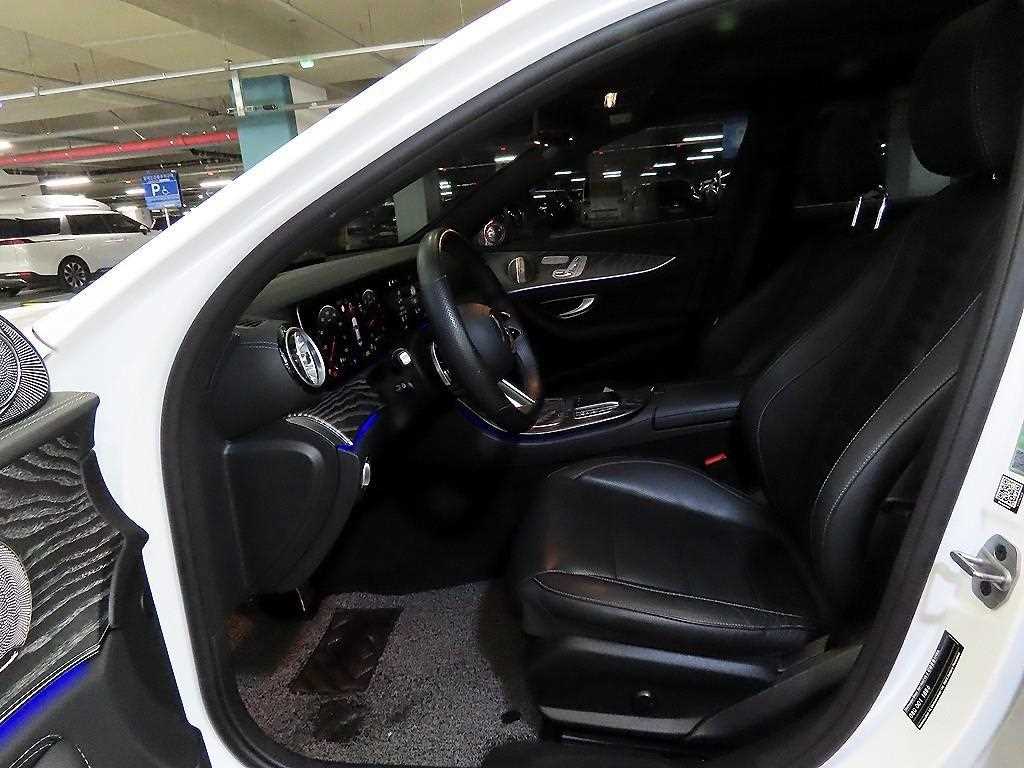 Mercedes Benz E class - Vista 8