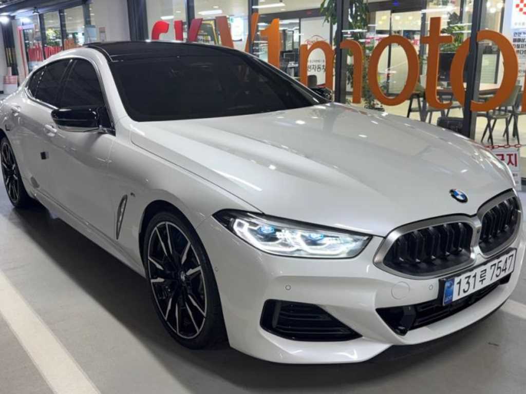 BMW 8 Series - Vista 2