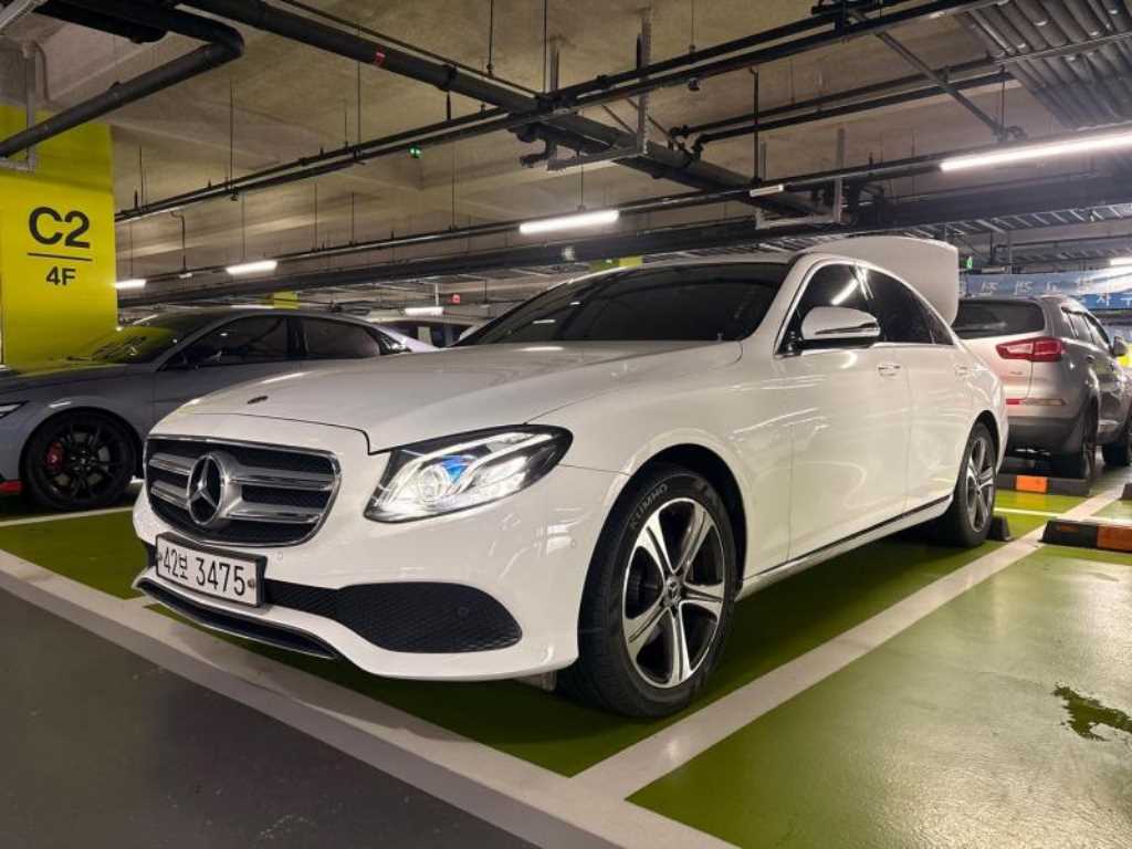 Mercedes Benz E class - Vista 2