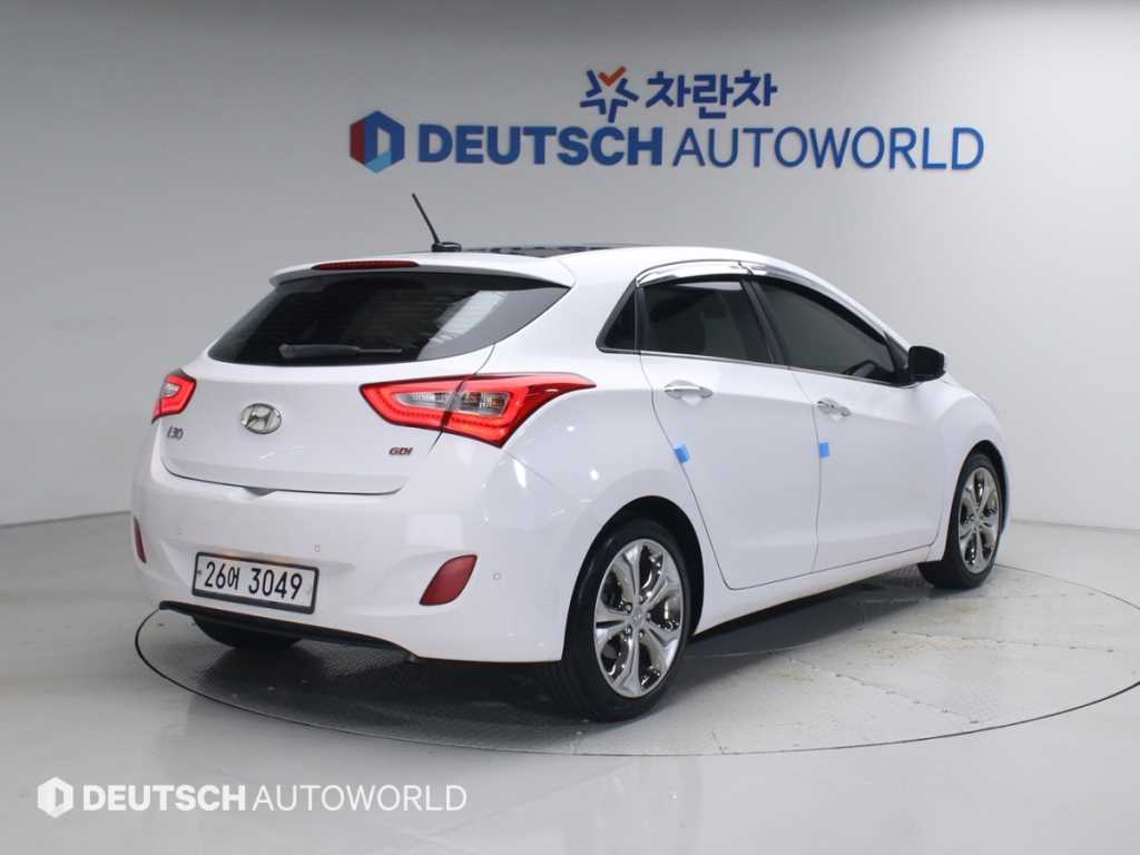 HYUNDAI i30 - Vista 2