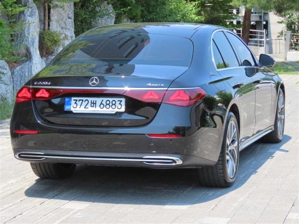 Mercedes Benz E class - Vista 3