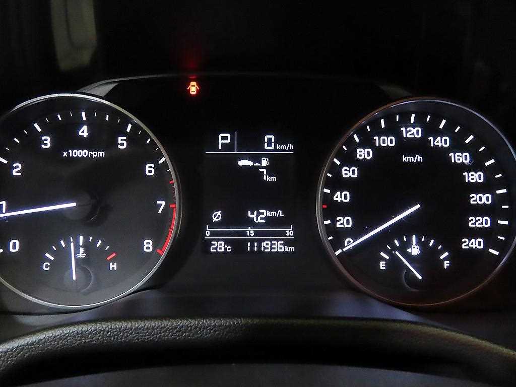 HYUNDAI Avante - Vista 11
