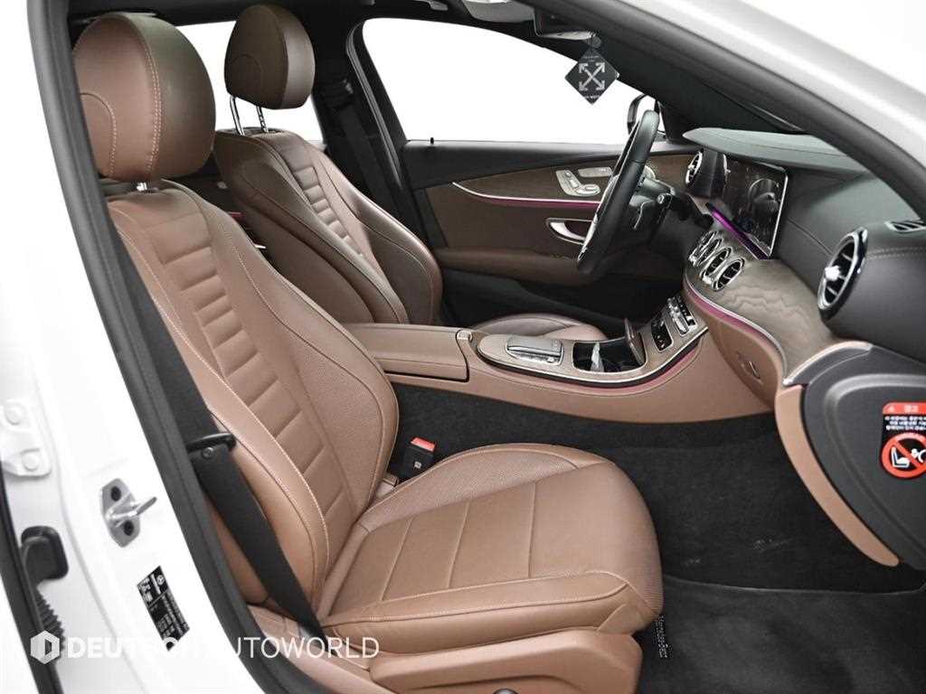 Mercedes Benz E class - Vista 12