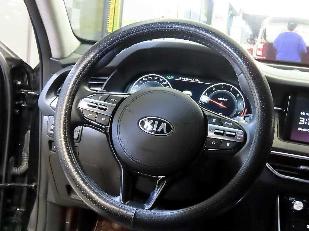 KIA K7 - Vista 10