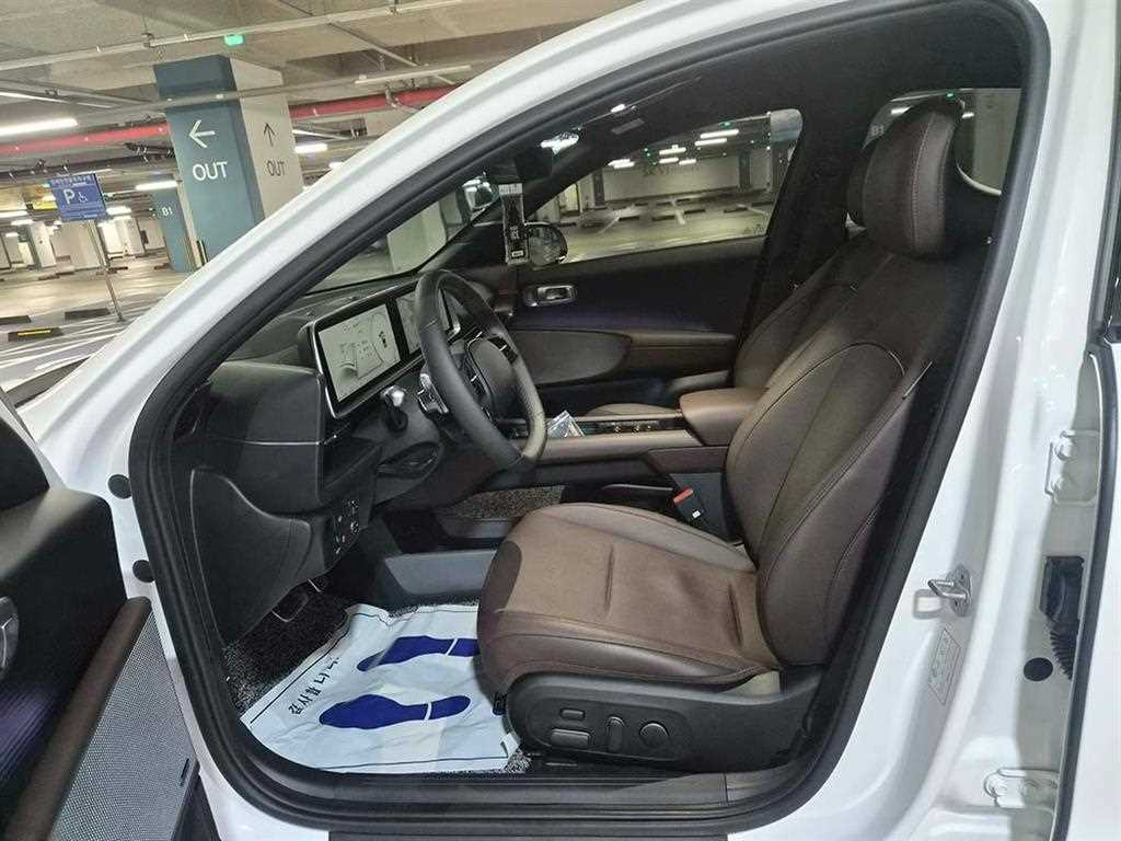 HYUNDAI Ioniq 6 - Vista 8