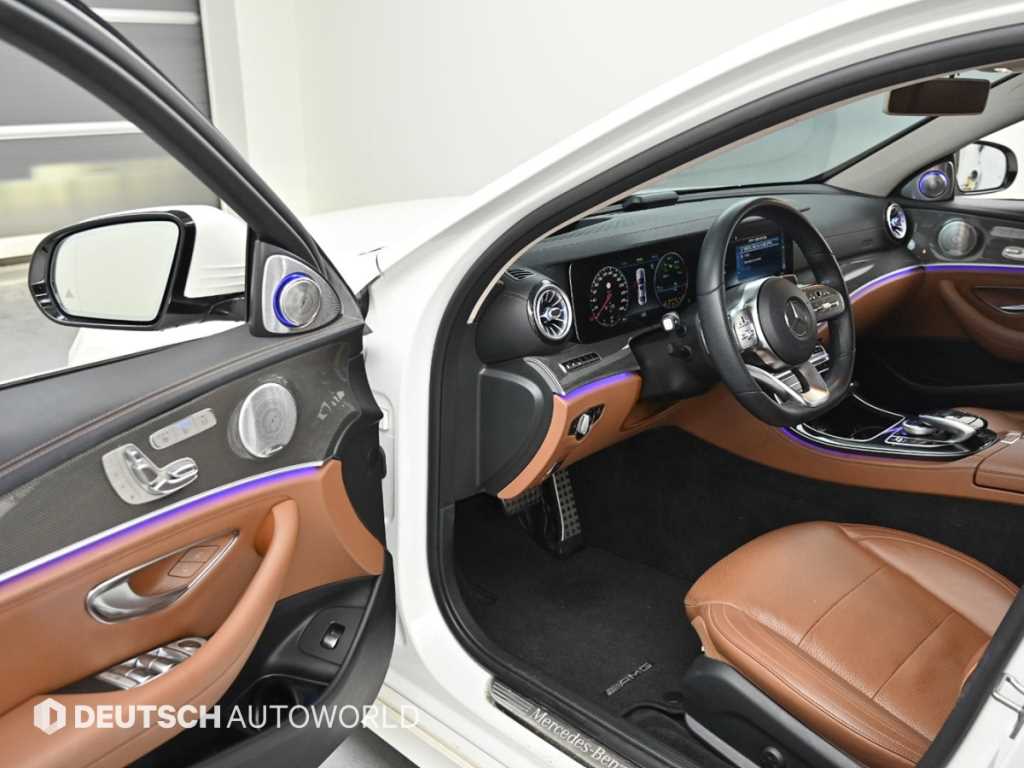Mercedes Benz E class - Vista 12