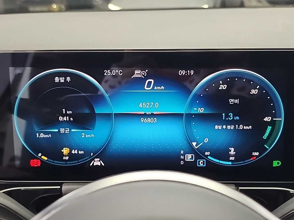 Mercedes Benz GLA Class - Vista 8