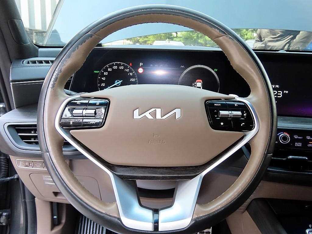 KIA K8 - Vista 10