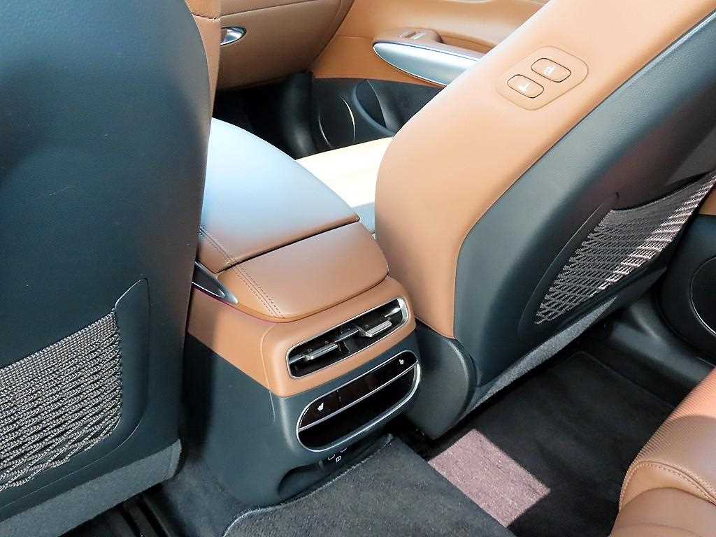 Genesis GV70 2023 Blanco - Importación desde Corea - HF Imports Iquique - Foto 17