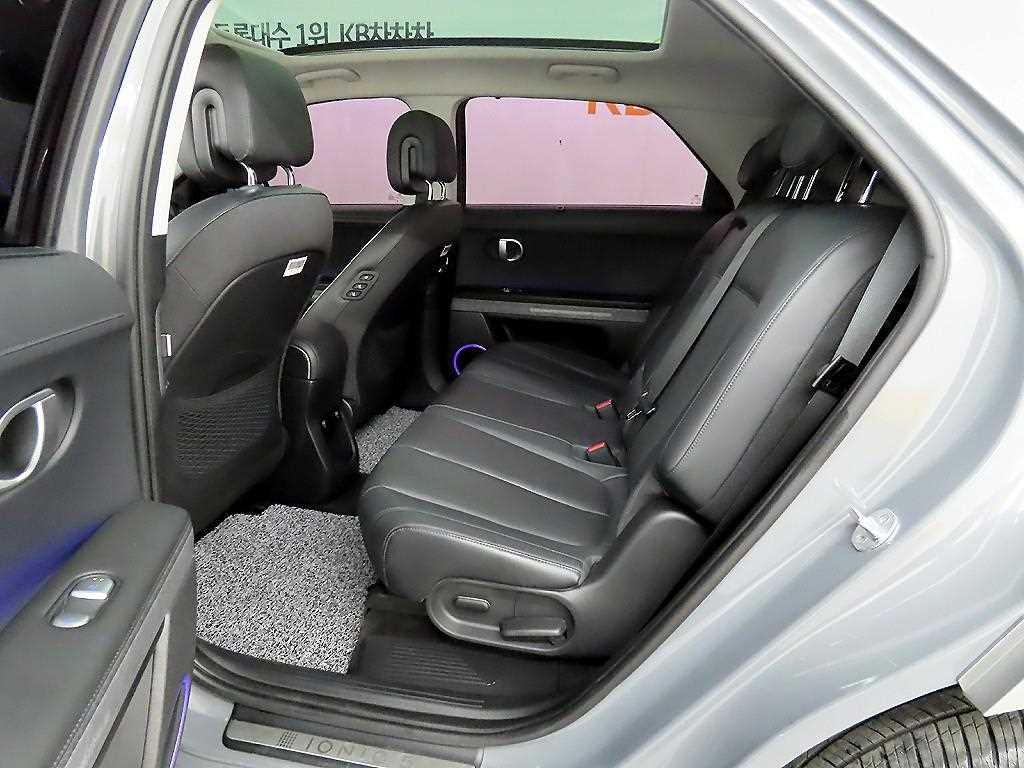 HYUNDAI Ioniq 5 - Vista 8