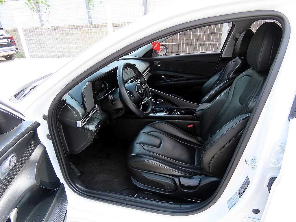 HYUNDAI Avante - Vista 7
