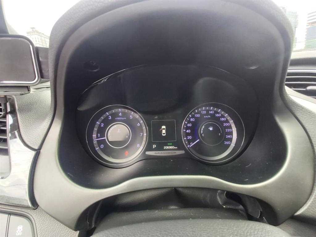 HYUNDAI Grandeur - Vista 3