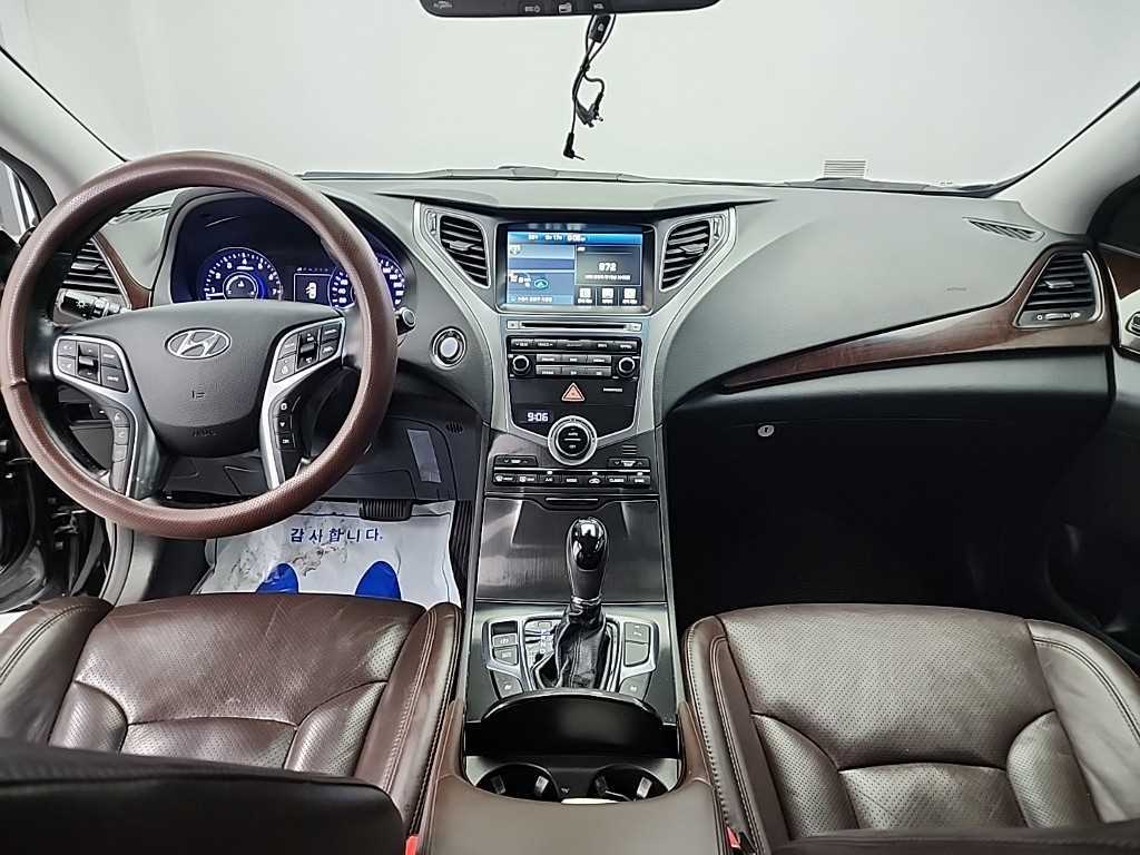 HYUNDAI Grandeur - Vista 9
