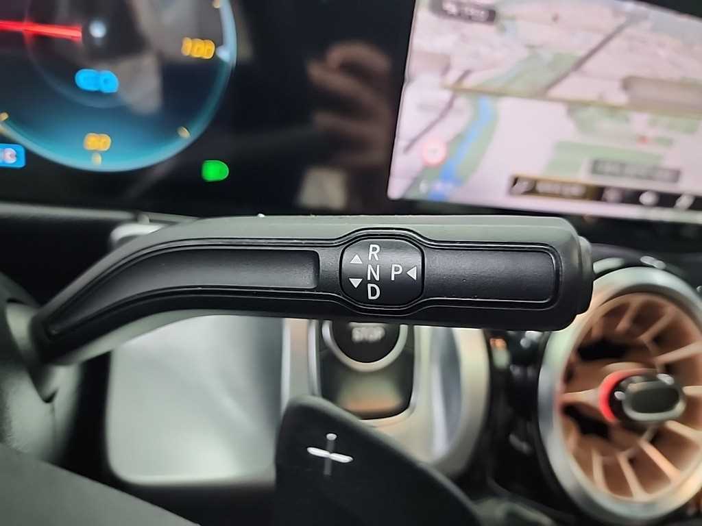 Mercedes Benz EQB - Vista 10