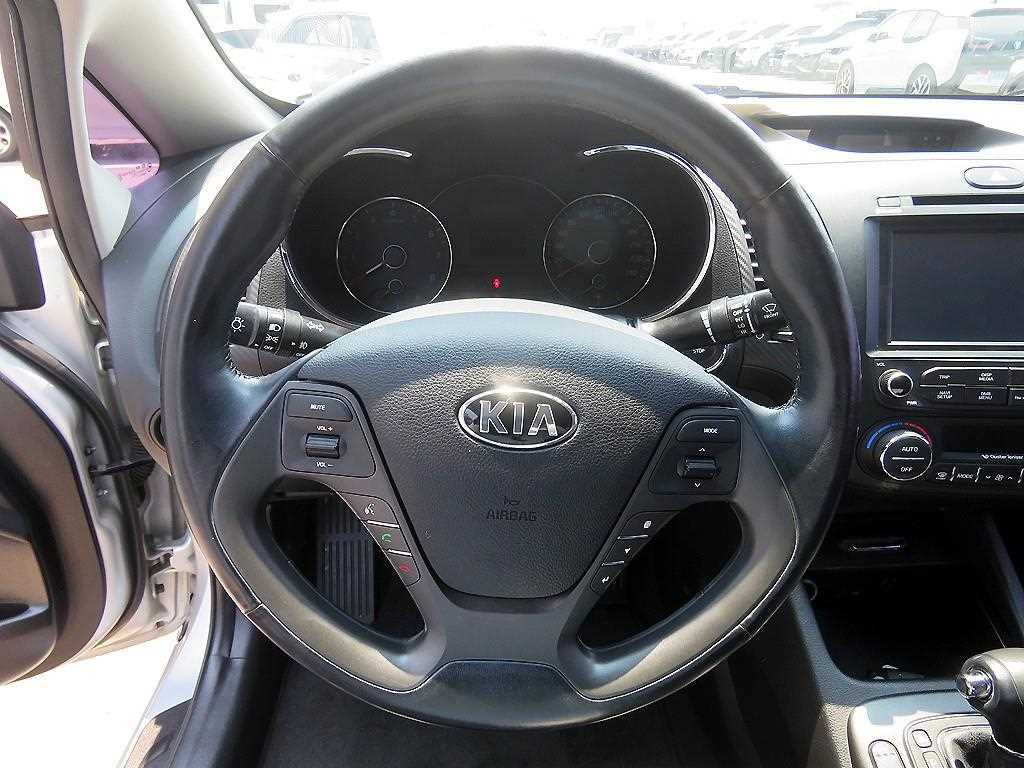 KIA K3 - Vista 11