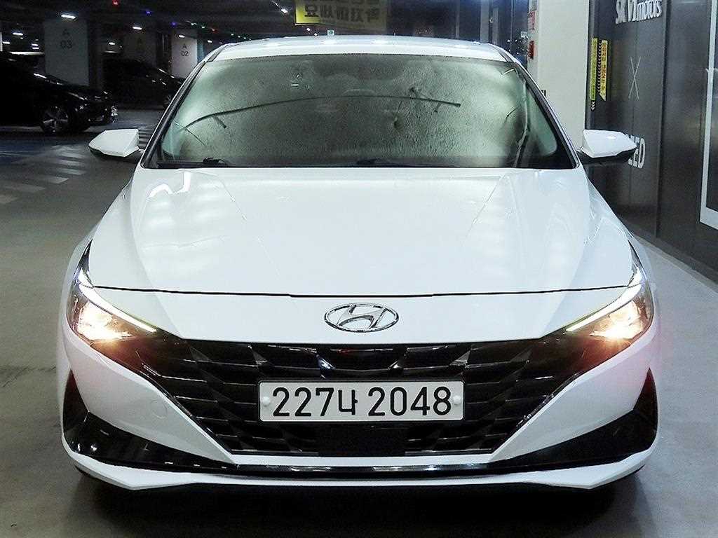 HYUNDAI Avante - Vista 2