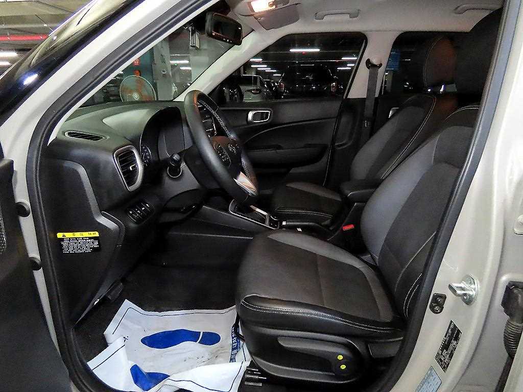 HYUNDAI Venue - Vista 8