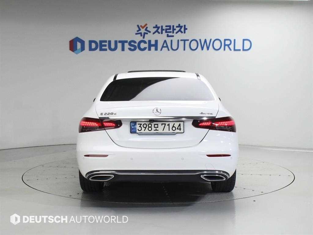 Mercedes Benz E class - Vista 6