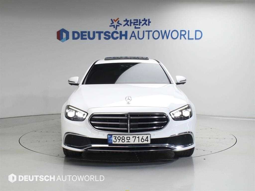 Mercedes Benz E class - Vista 3