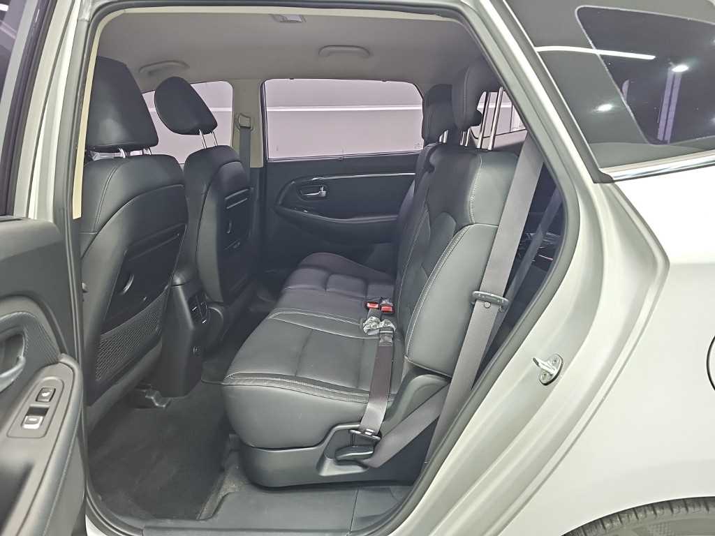 KIA Carens 2017 Plateado - Importación desde Corea - HF Imports Iquique - Foto 14