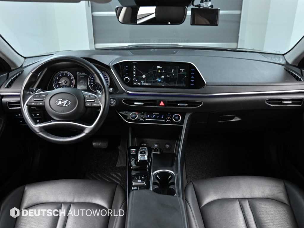 HYUNDAI Sonata - Vista 9