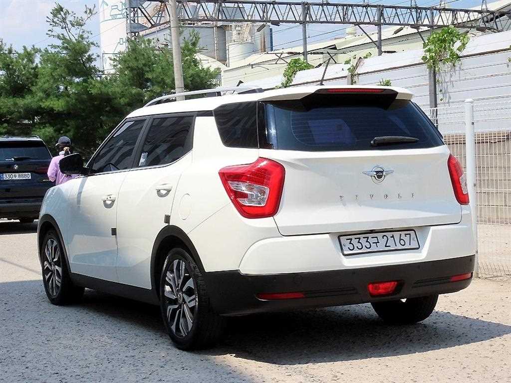 Ssangyong Tivoli - Vista 3