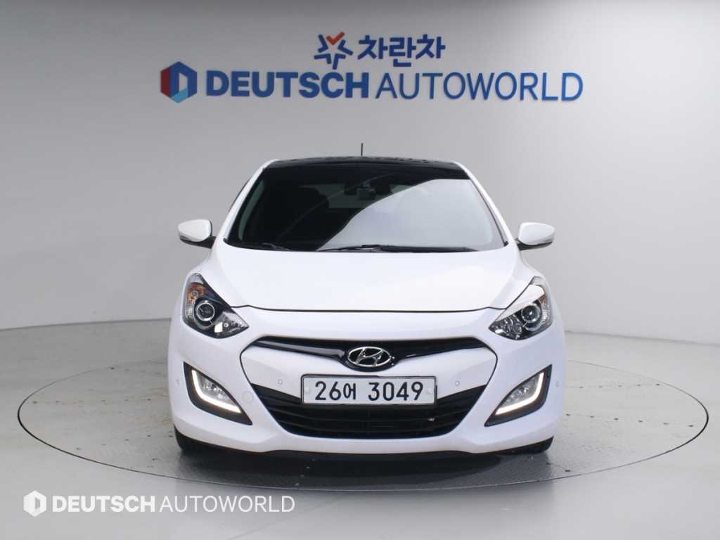 HYUNDAI i30 - Vista 3