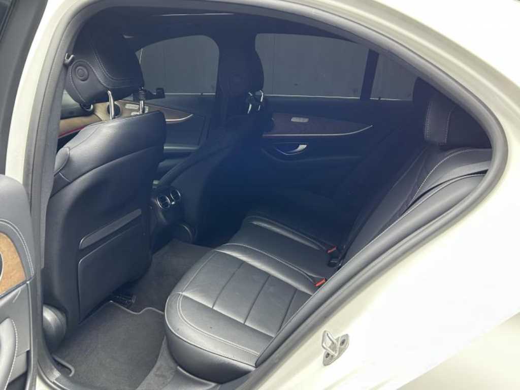 Mercedes Benz E class - Vista 7