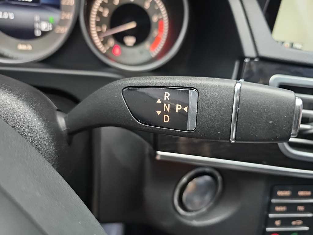 Mercedes Benz E class - Vista 10