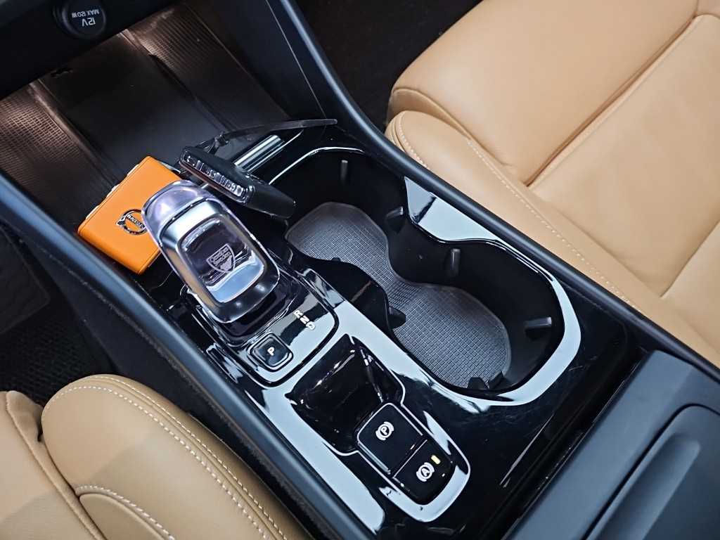 Volvo XC40 - Vista 10