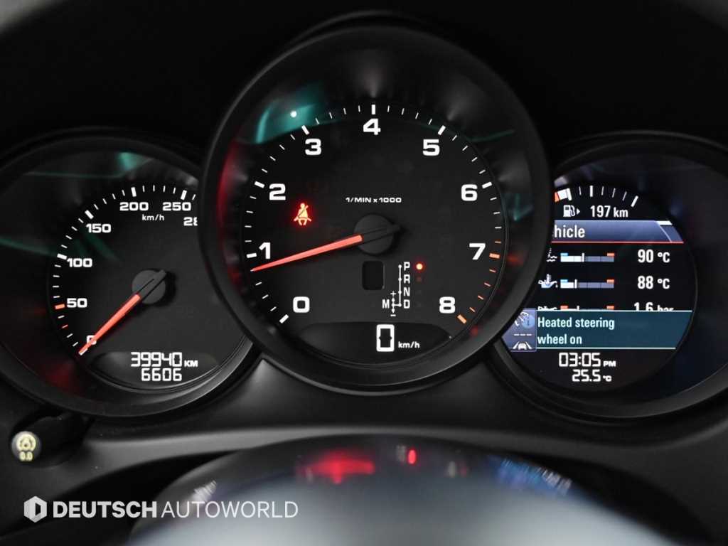 Porsche Macan - Vista 10