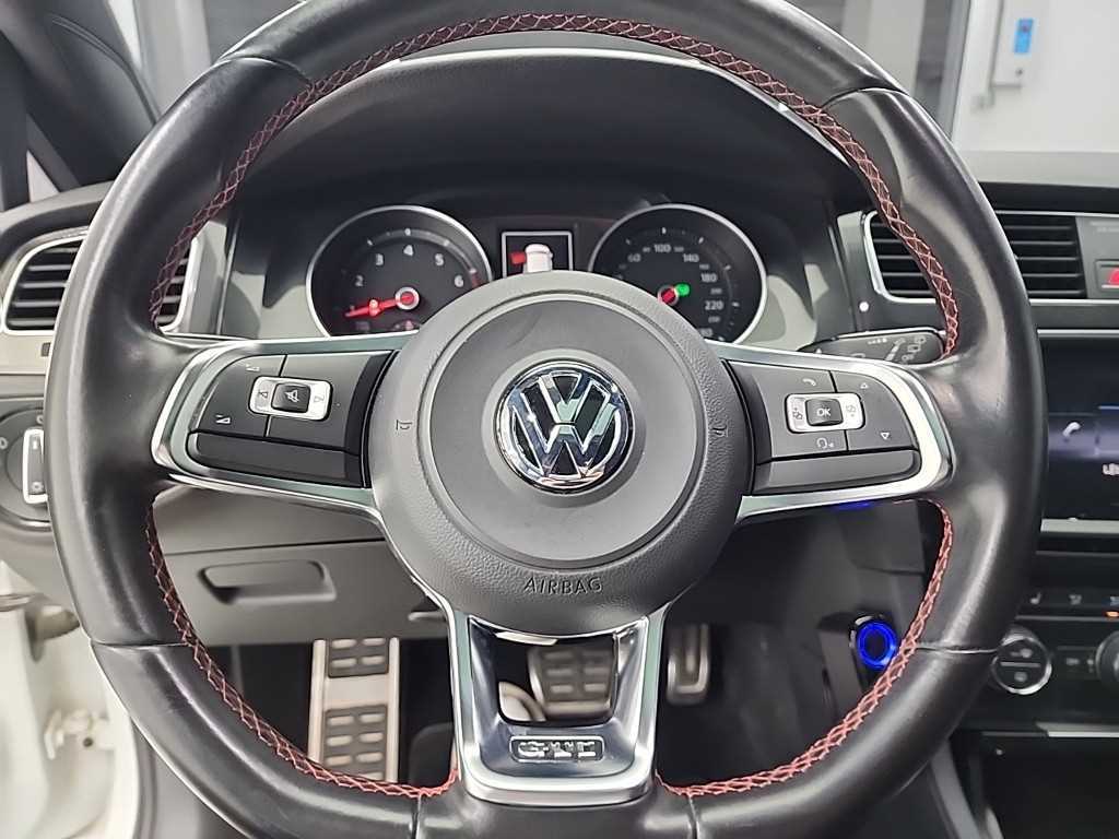 Volkswagen Golf - Vista 11