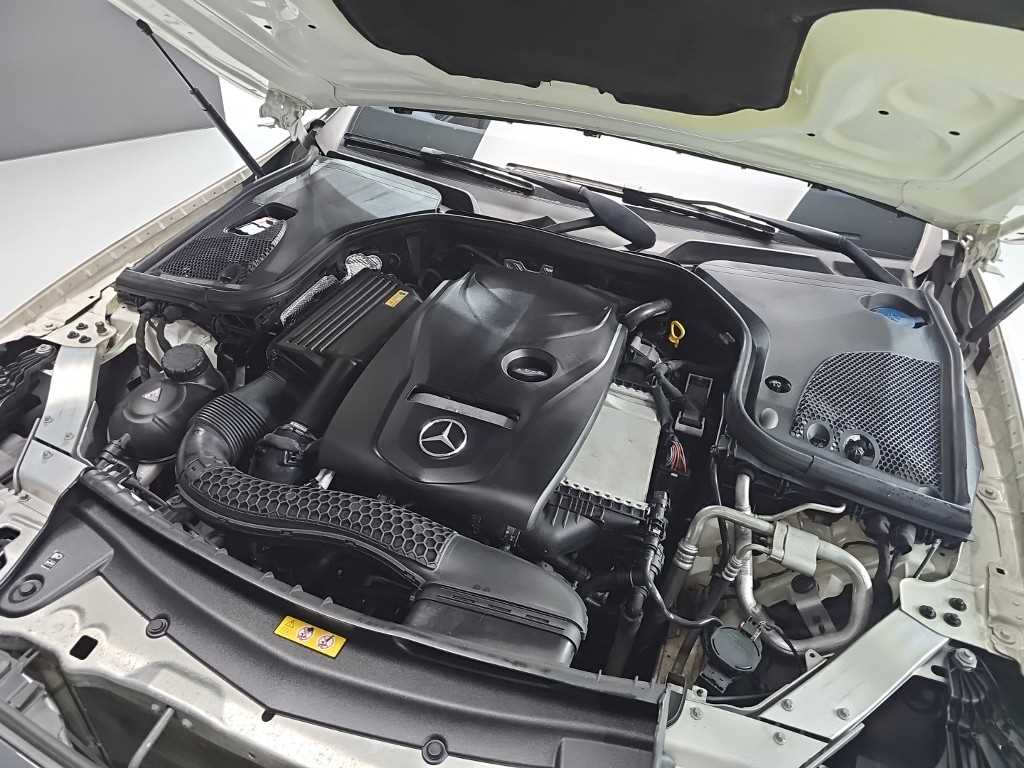 Mercedes Benz E class - Vista 7