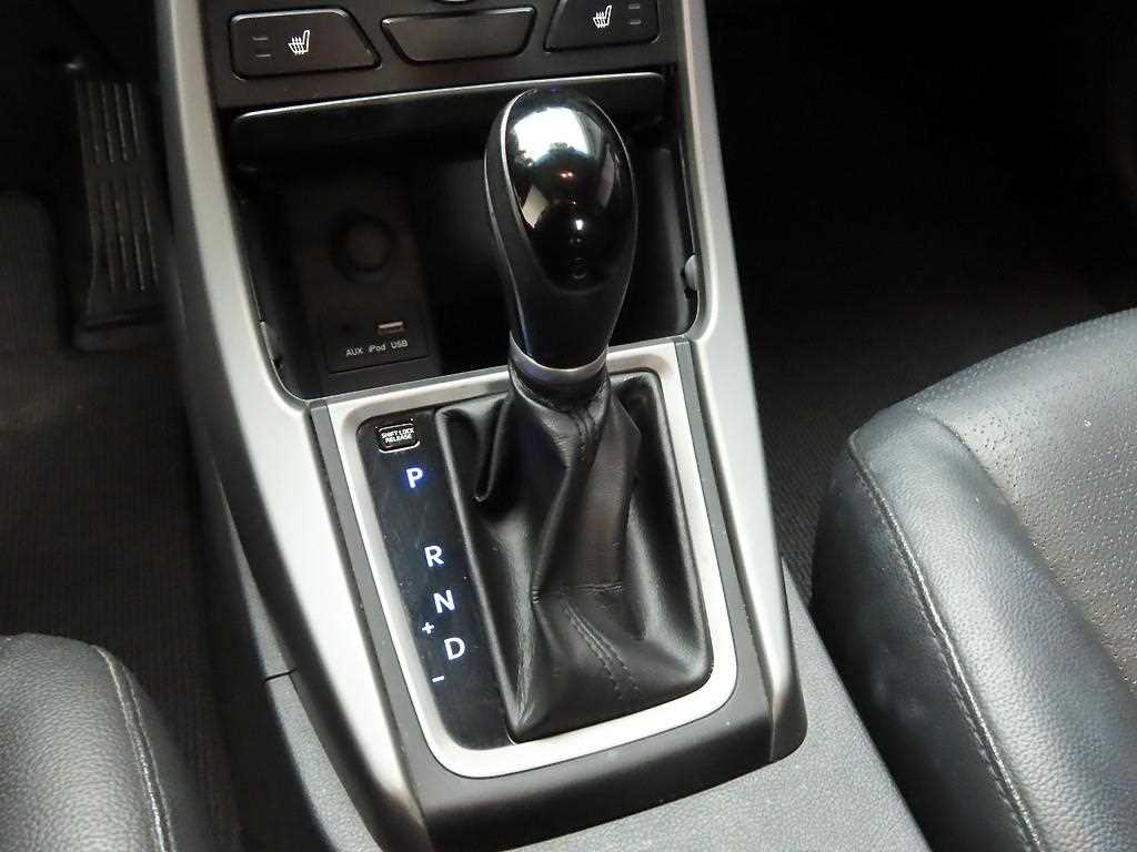 HYUNDAI Avante - Vista 12