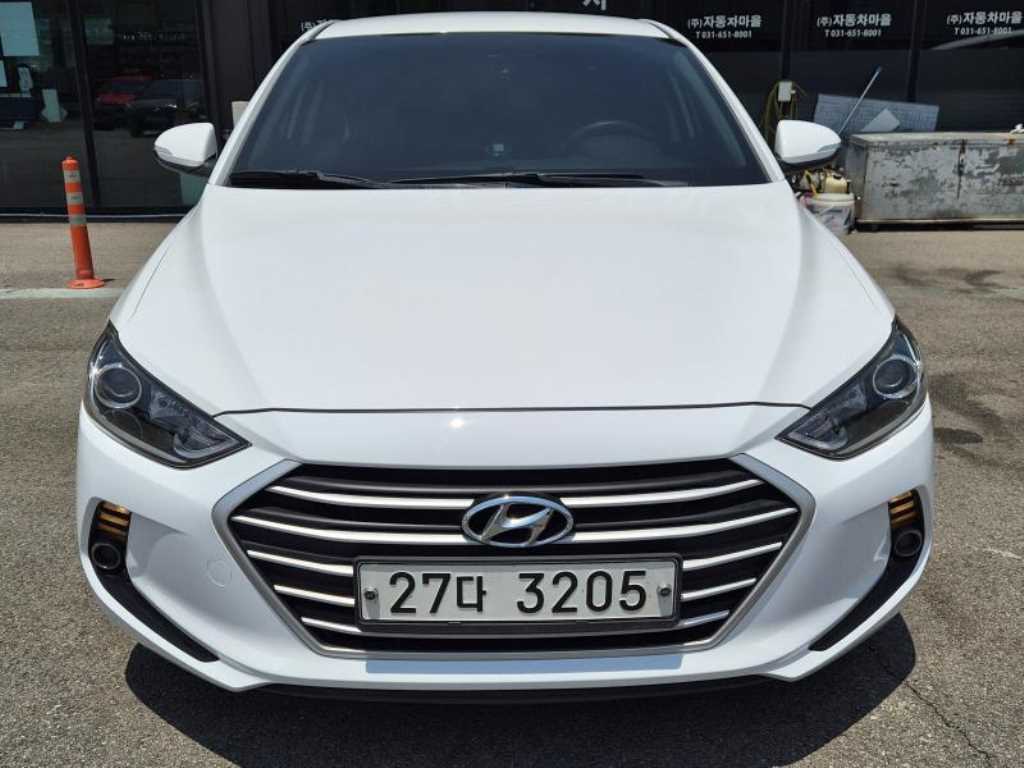 HYUNDAI Avante 2017 Blanco - Importación desde Corea - HF Imports Iquique - Foto 1