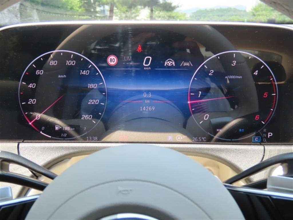 Mercedes Benz E class - Vista 7
