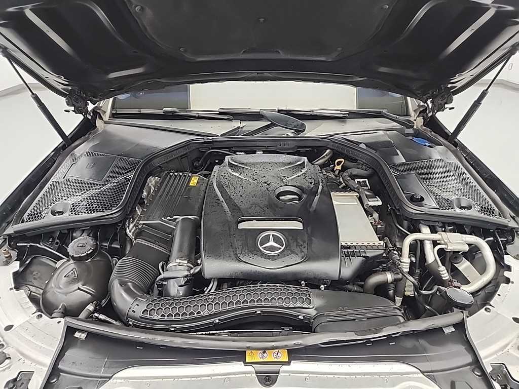 Mercedes Benz C Class - Vista 8