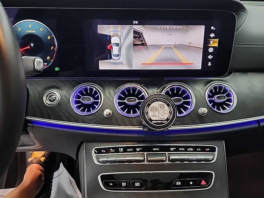 Mercedes Benz E class - Vista 12