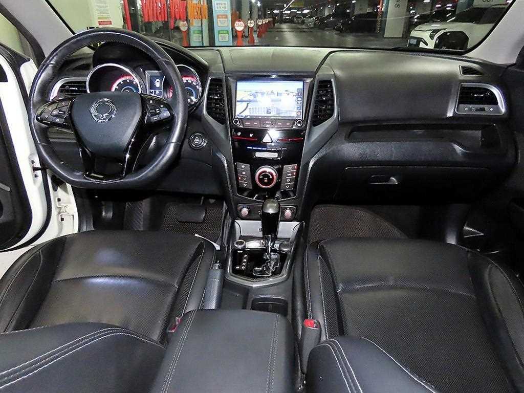 Ssangyong Tivoli - Vista 12