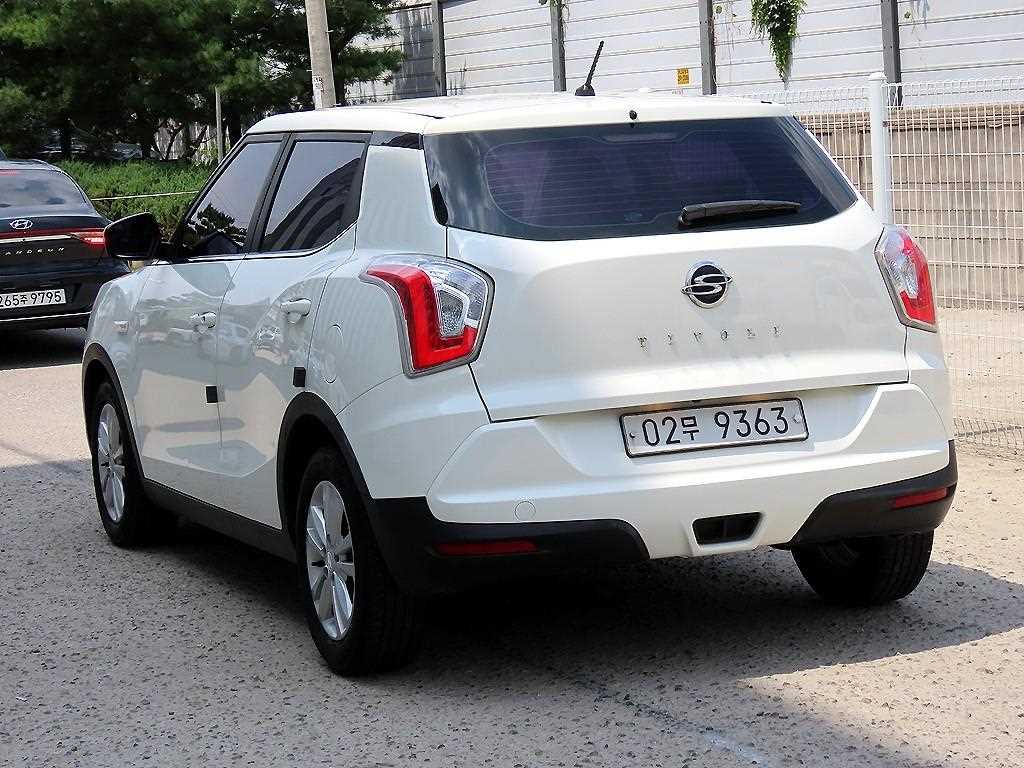 Ssangyong Tivoli - Vista 3