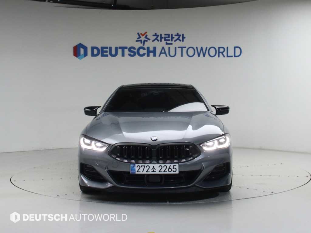 BMW 8 Series - Vista 3